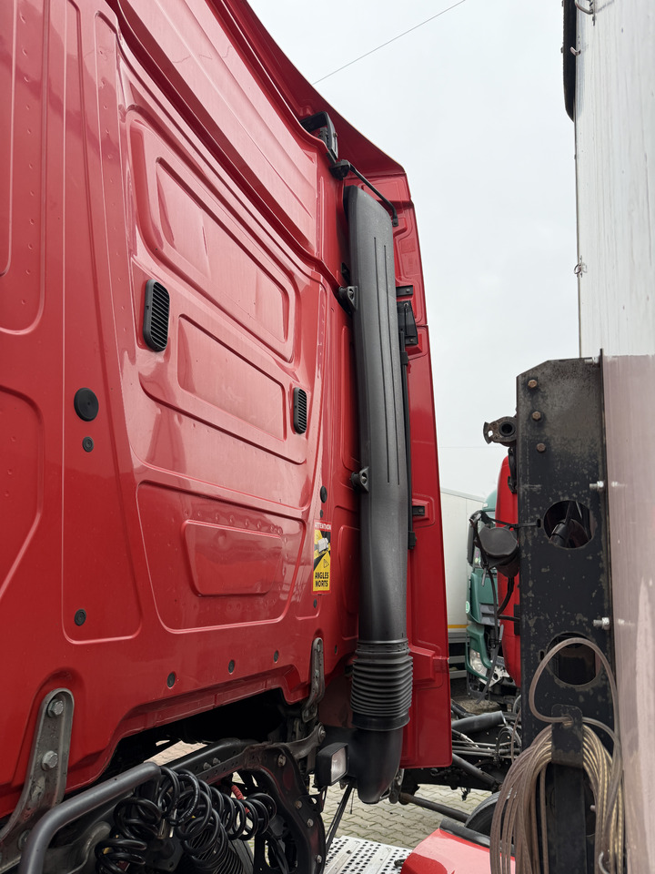 Mercedes Actros MP 4 - Аэродинамика/ Спойлеры: фото 3 Mercedes Actros MP 4 - Аэродинамика/ Спойлеры: фото 3