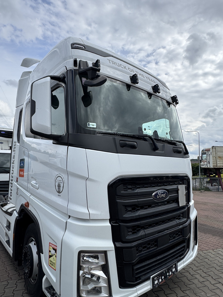 Ford F-Max - Кабина: фото 1 Ford F-Max - Кабина: фото 1