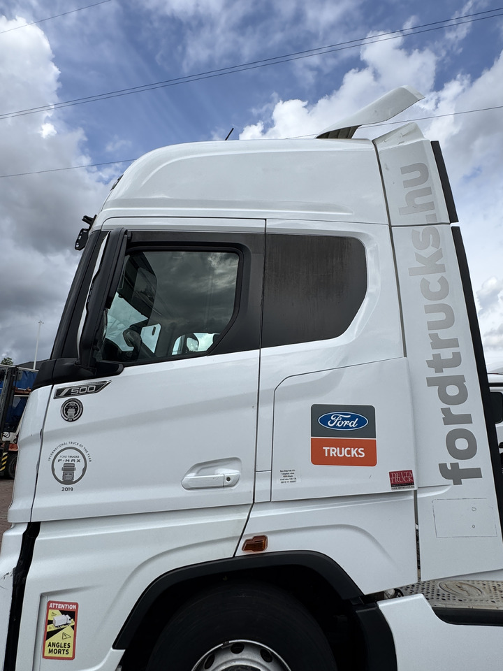 Ford F-Max - Кабина: фото 4 Ford F-Max - Кабина: фото 4