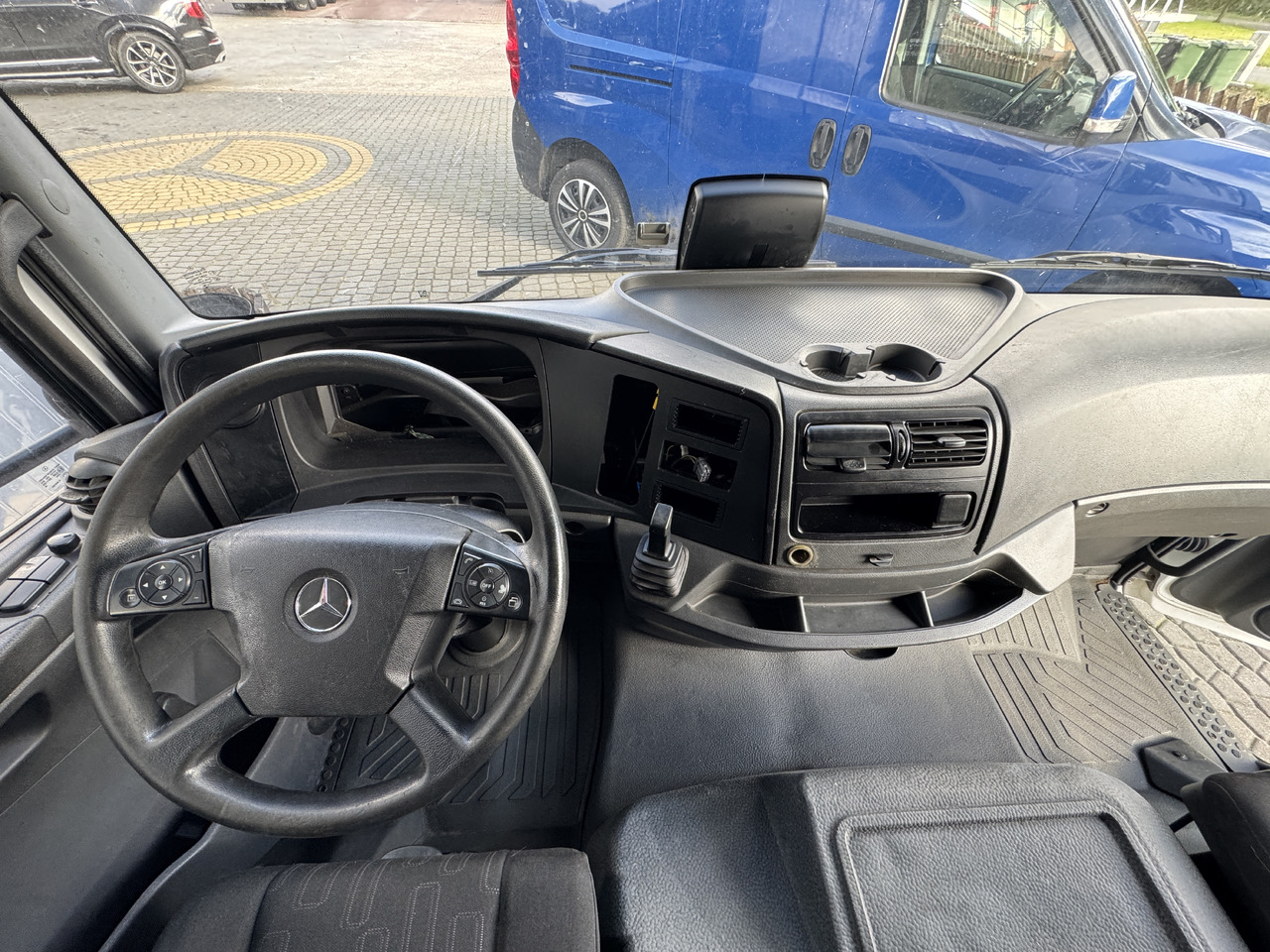 Mercedes Atego Axor - Кабина и интерьер: фото 2 Mercedes Atego Axor - Кабина и интерьер: фото 2
