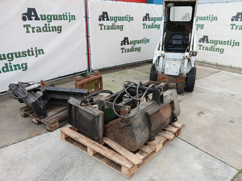 Gehl 1640 - Мини-погрузчик с бортовым поворотом: фото 2 Gehl 1640 - Мини-погрузчик с бортовым поворотом: фото 2