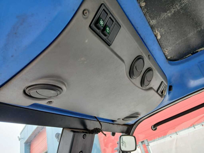 Трактор New Holland TC 27: фото 12 Трактор New Holland TC 27: фото 12