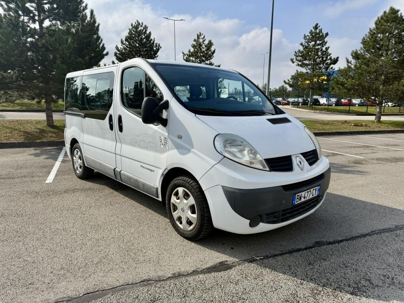 Renault Trafic - Пассажирский фургон: фото 4 Renault Trafic - Пассажирский фургон: фото 4