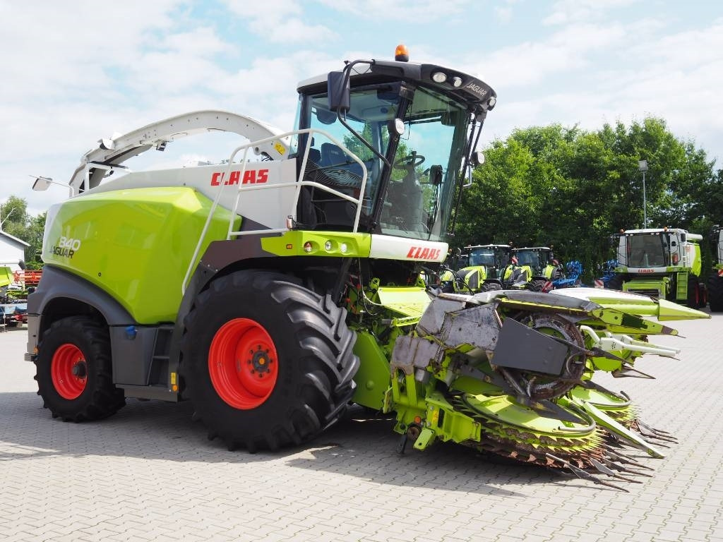 Claas Jaguar 840 + Orbis 450 - Кормоуборочный комбайн: фото 4 Claas Jaguar 840 + Orbis 450 - Кормоуборочный комбайн: фото 4