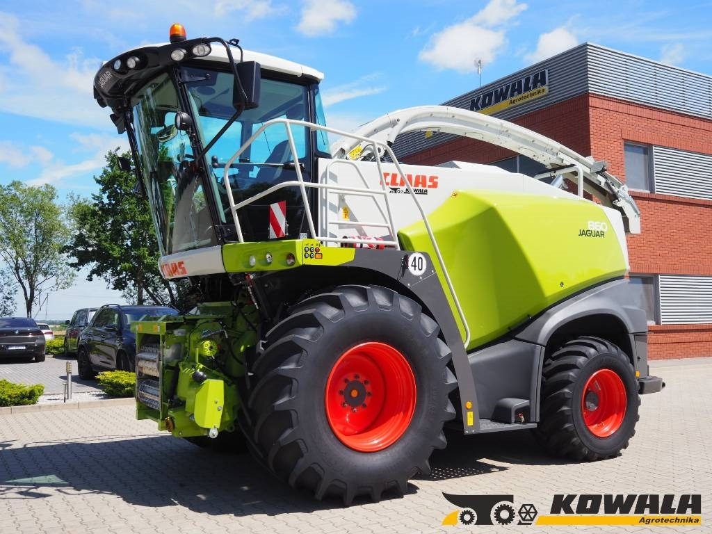 Claas Jaguar 860 4WD - Кормоуборочный комбайн: фото 1 Claas Jaguar 860 4WD - Кормоуборочный комбайн: фото 1
