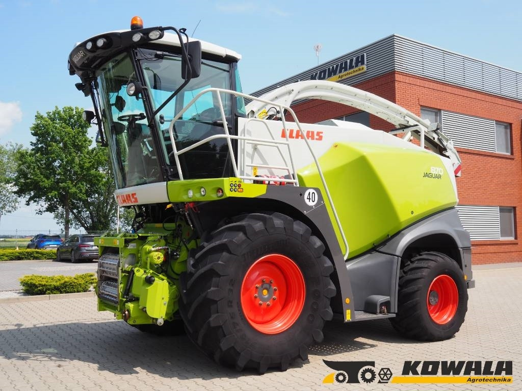 Claas Jaguar 870 4WD - Кормоуборочный комбайн: фото 1 Claas Jaguar 870 4WD - Кормоуборочный комбайн: фото 1