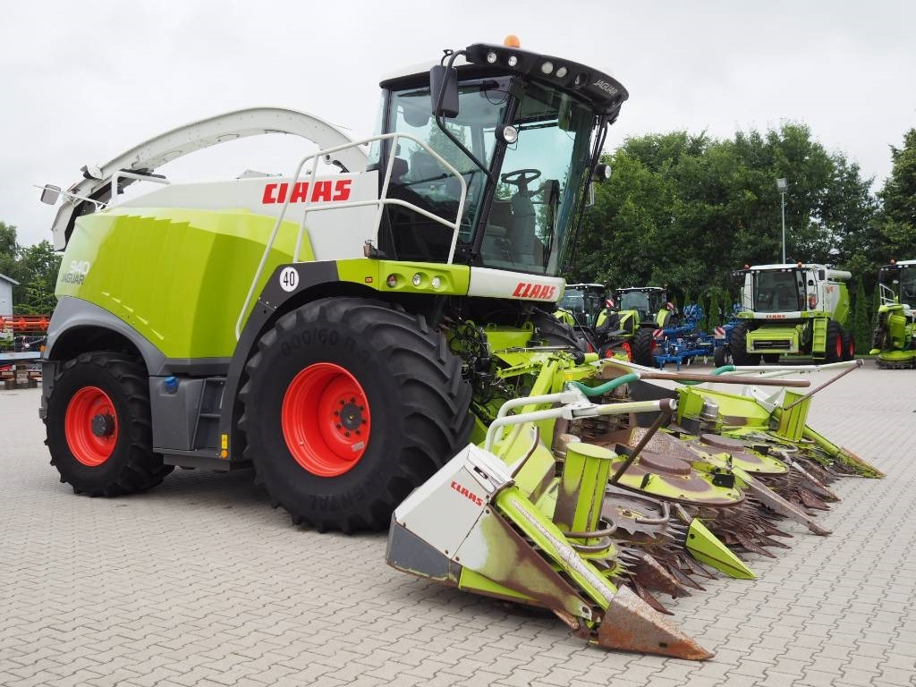 Claas Jaguar 940 4WD + Orbis 600 SD - Кормоуборочный комбайн: фото 4 Claas Jaguar 940 4WD + Orbis 600 SD - Кормоуборочный комбайн: фото 4