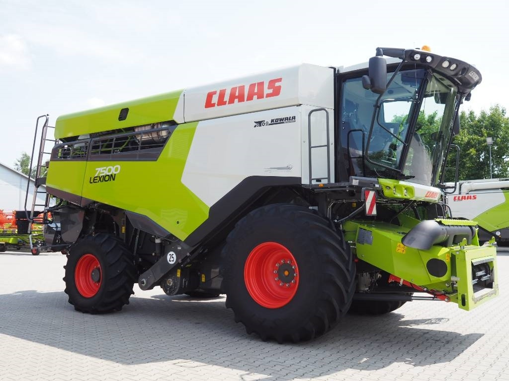 Claas Lexion 7500 + V930 - Зерноуборочный комбайн: фото 4 Claas Lexion 7500 + V930 - Зерноуборочный комбайн: фото 4
