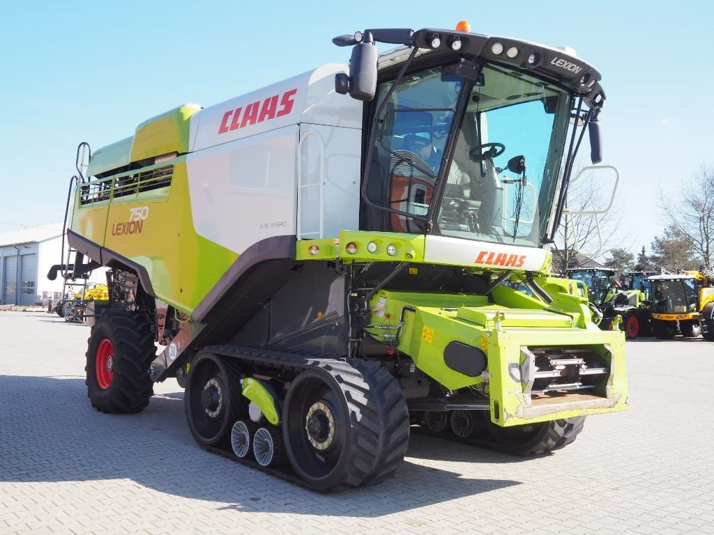 Claas Lexion 750TT GPS + V930 - Зерноуборочный комбайн: фото 4 Claas Lexion 750TT GPS + V930 - Зерноуборочный комбайн: фото 4