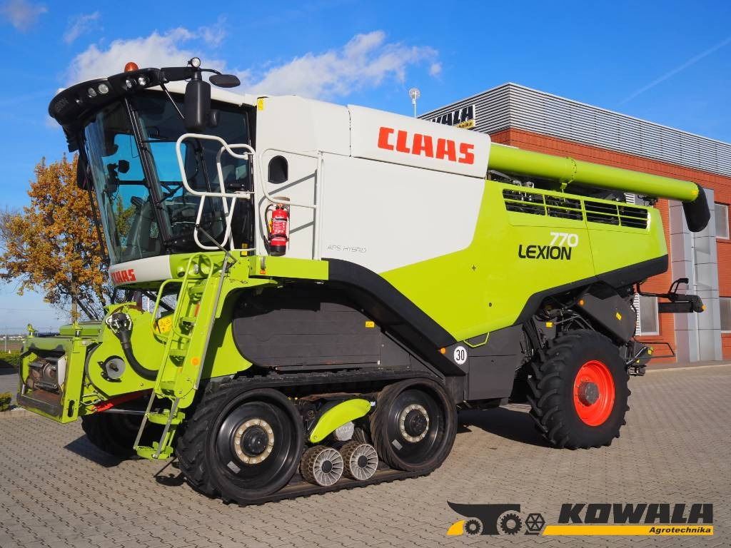 Claas Lexion 770TT 4x4 + V1200  - Зерноуборочный комбайн: фото 1 Claas Lexion 770TT 4x4 + V1200  - Зерноуборочный комбайн: фото 1