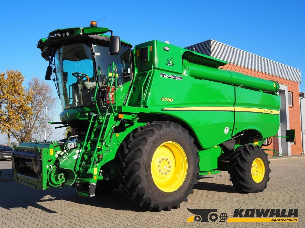 John Deere S780 + 730X - Зерноуборочный комбайн: фото 1 John Deere S780 + 730X - Зерноуборочный комбайн: фото 1