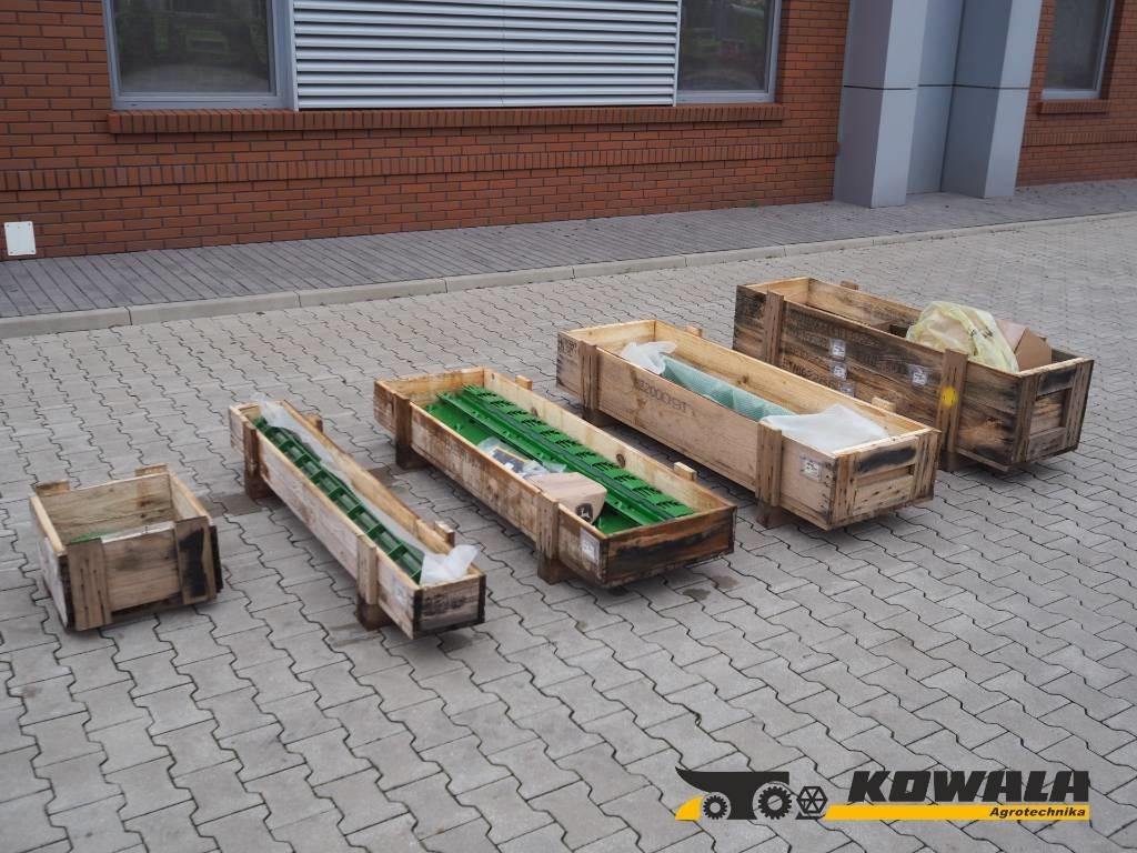 John Deere T660, T670 retrofit kit on corn - Навесное оборудование для комбайна: фото 1 John Deere T660, T670 retrofit kit on corn - Навесное оборудование для комбайна: фото 1
