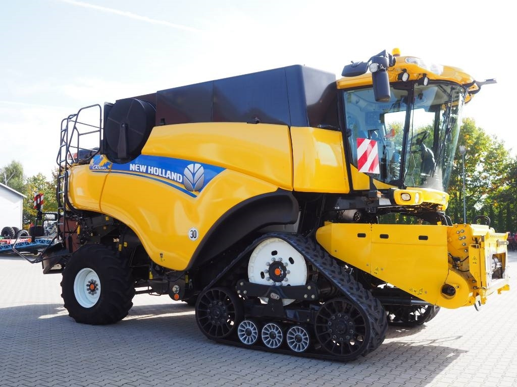 New Holland CR 9090 SmartTrax 4WD + VF 10,7 m - Зерноуборочный комбайн: фото 4 New Holland CR 9090 SmartTrax 4WD + VF 10,7 m - Зерноуборочный комбайн: фото 4