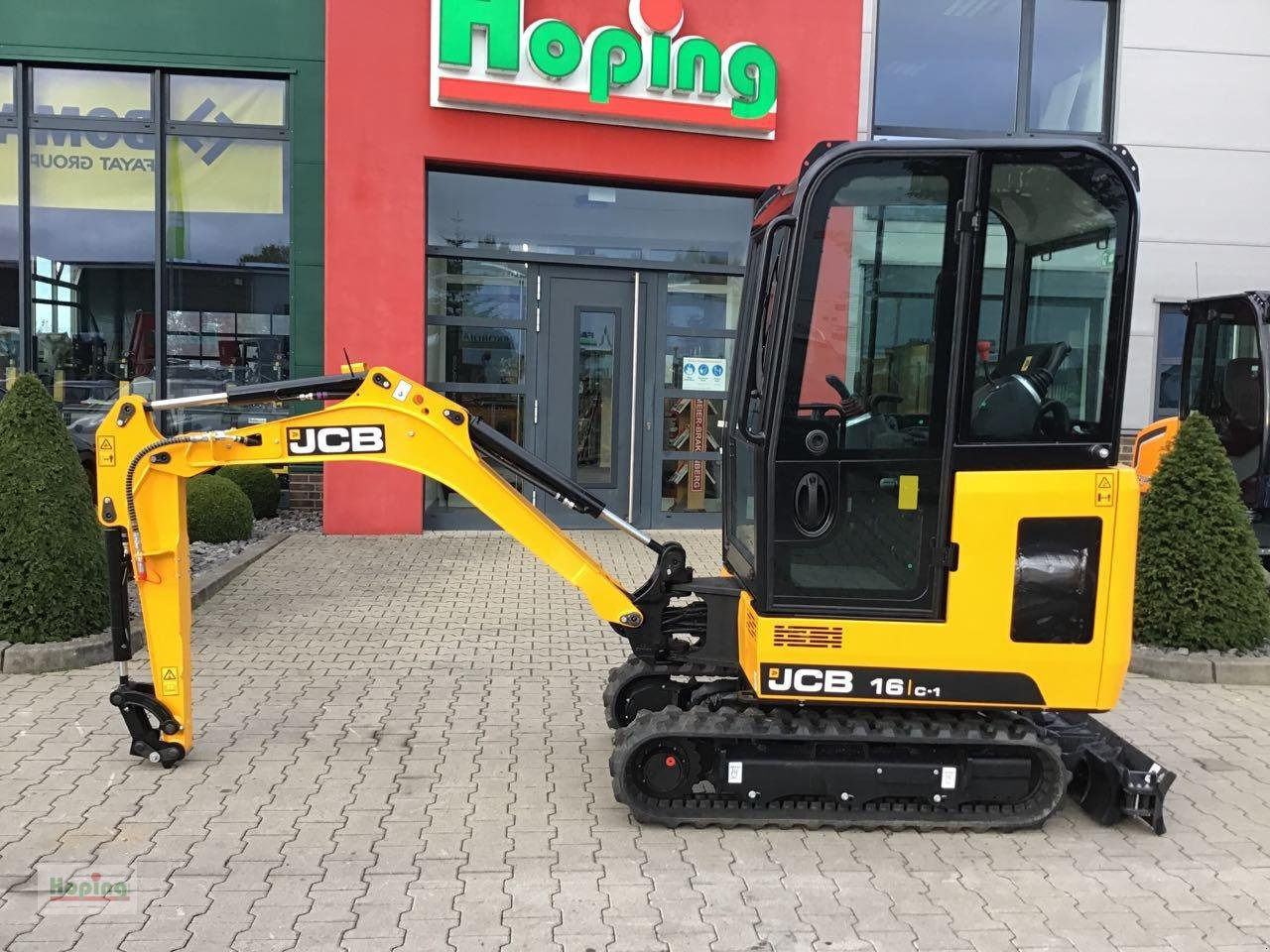 JCB 16C-1 - Мини-экскаватор: фото 1 JCB 16C-1 - Мини-экскаватор: фото 1