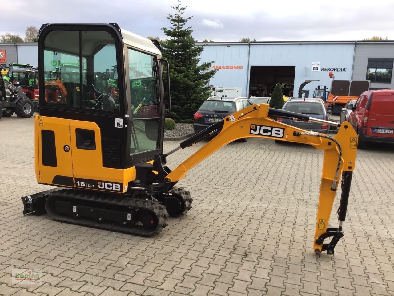 JCB 16C-1 - Мини-экскаватор: фото 3 JCB 16C-1 - Мини-экскаватор: фото 3