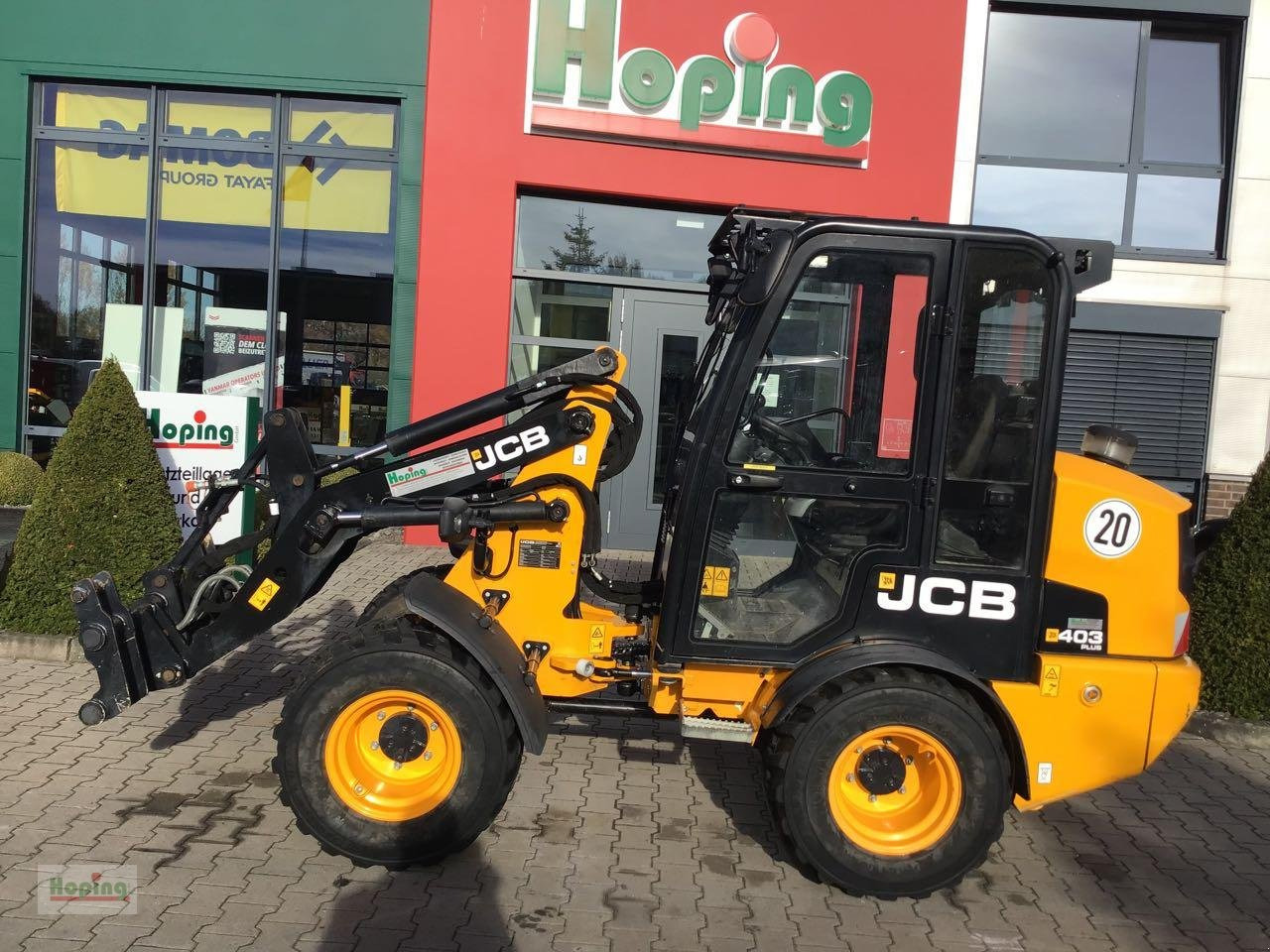 JCB 403 PLUS - Компактный фронтальный погрузчик: фото 1 JCB 403 PLUS - Компактный фронтальный погрузчик: фото 1