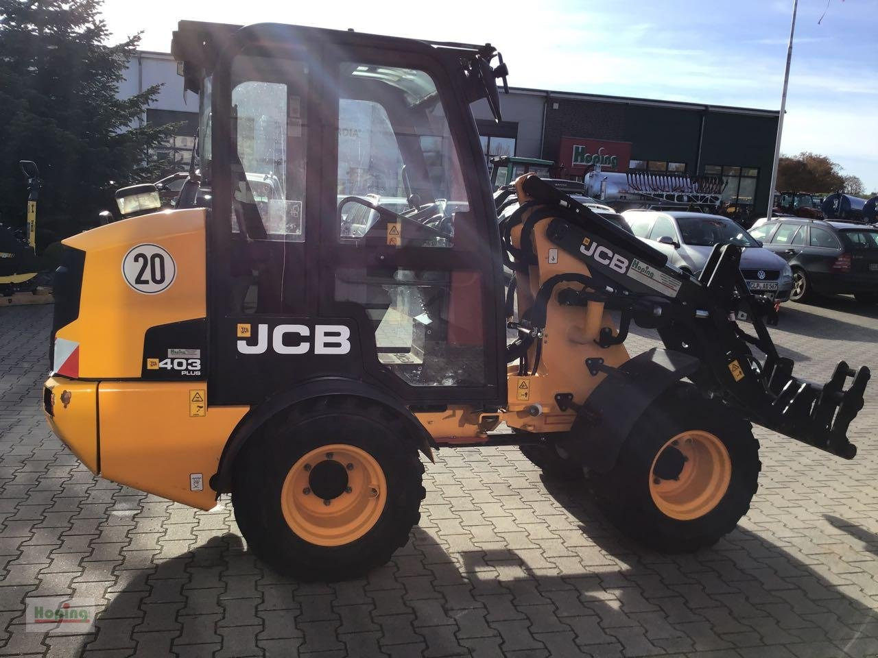 JCB 403 PLUS - Компактный фронтальный погрузчик: фото 4 JCB 403 PLUS - Компактный фронтальный погрузчик: фото 4