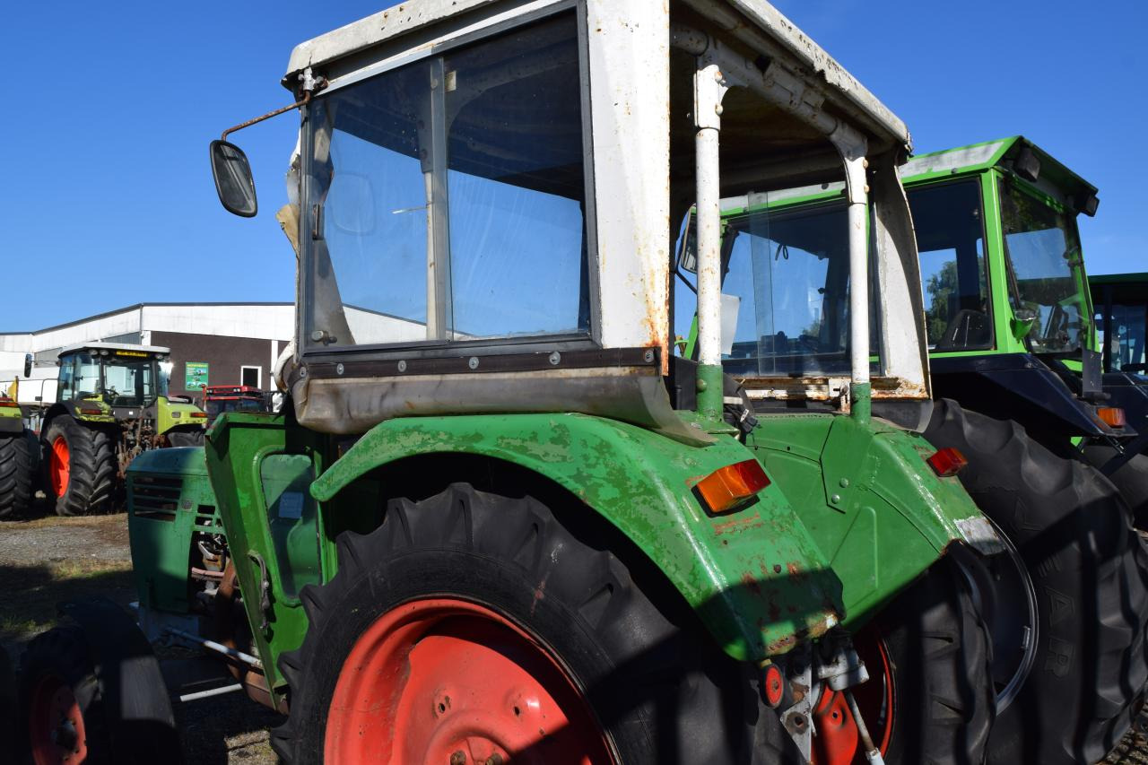 Deutz-Fahr D4006 - Трактор: фото 3 Deutz-Fahr D4006 - Трактор: фото 3