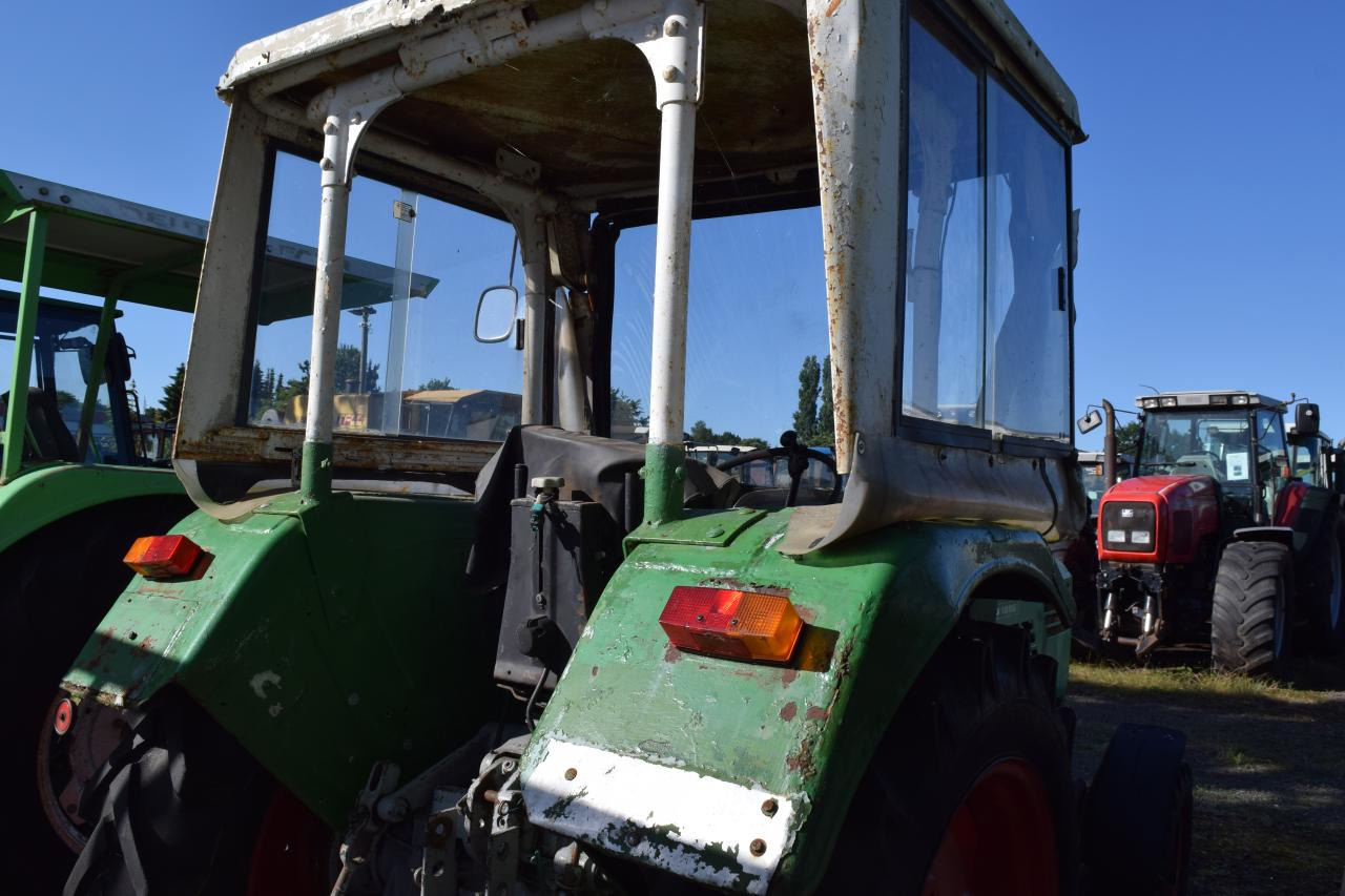 Deutz-Fahr D4006 - Трактор: фото 4 Deutz-Fahr D4006 - Трактор: фото 4