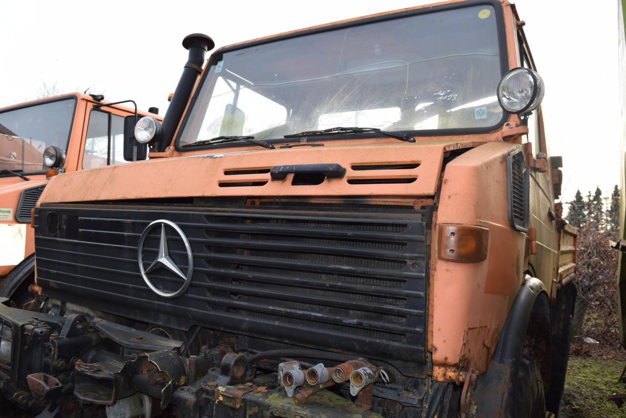 Mercedes-Benz Unimog U1200 - Трактор: фото 2 Mercedes-Benz Unimog U1200 - Трактор: фото 2