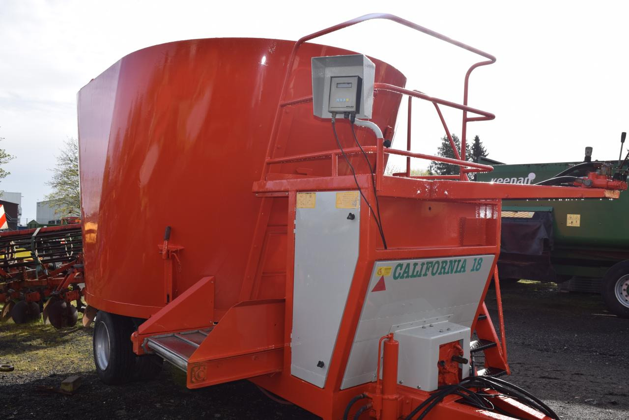 OMAS California 18 - Кормораздатчик: фото 2 OMAS California 18 - Кормораздатчик: фото 2