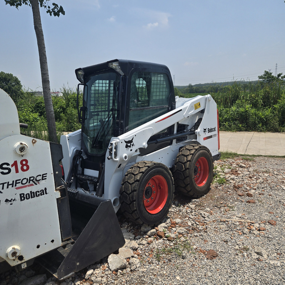 BOBCAT S550 - Мини-погрузчик с бортовым поворотом: фото 4 BOBCAT S550 - Мини-погрузчик с бортовым поворотом: фото 4