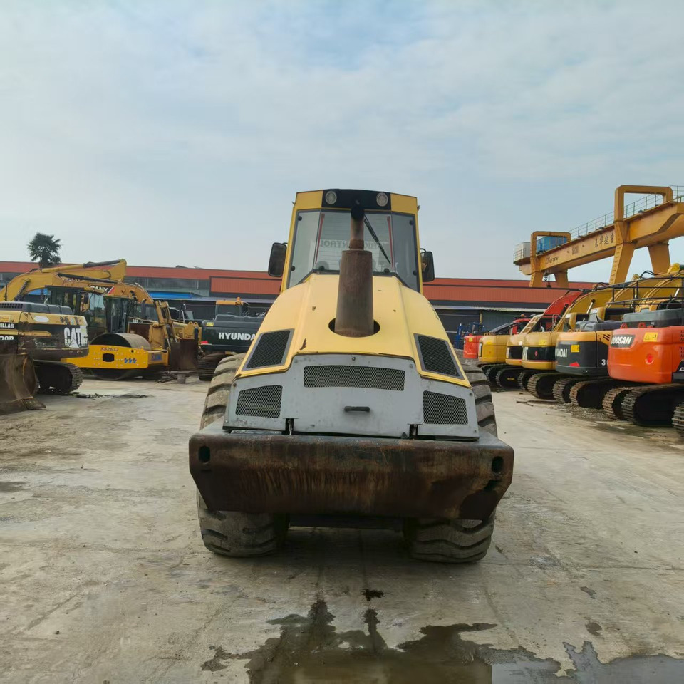 BOMAG BW226DH - Дорожный каток: фото 3 BOMAG BW226DH - Дорожный каток: фото 3