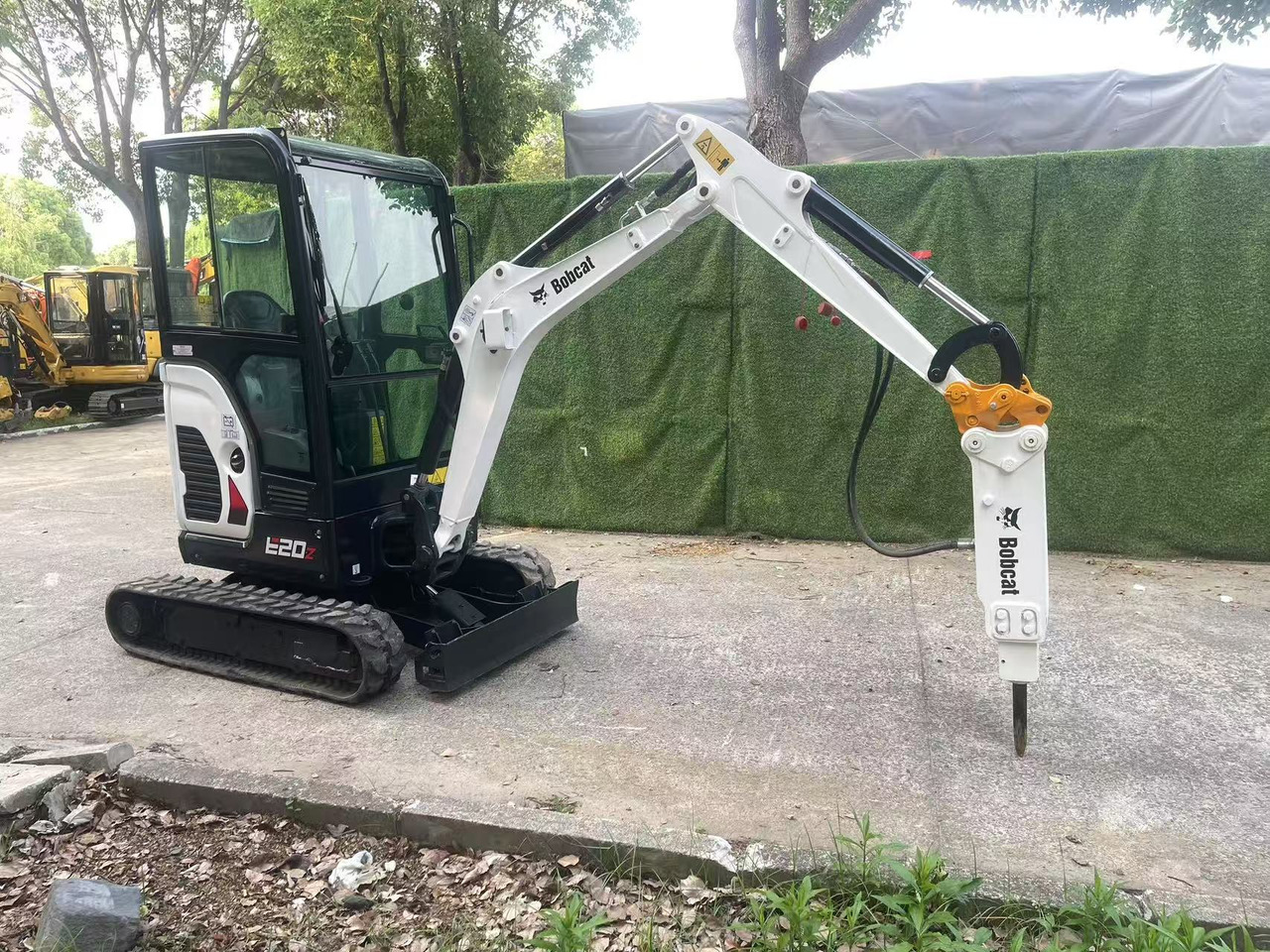 Bobcat E20Z - Мини-экскаватор: фото 3 Bobcat E20Z - Мини-экскаватор: фото 3