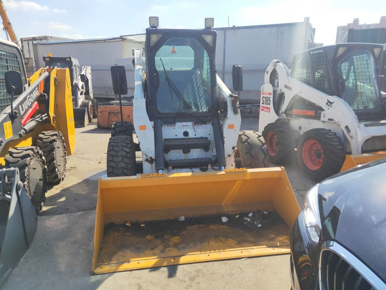 Bobcat S300 - Мини-погрузчик с бортовым поворотом: фото 4 Bobcat S300 - Мини-погрузчик с бортовым поворотом: фото 4