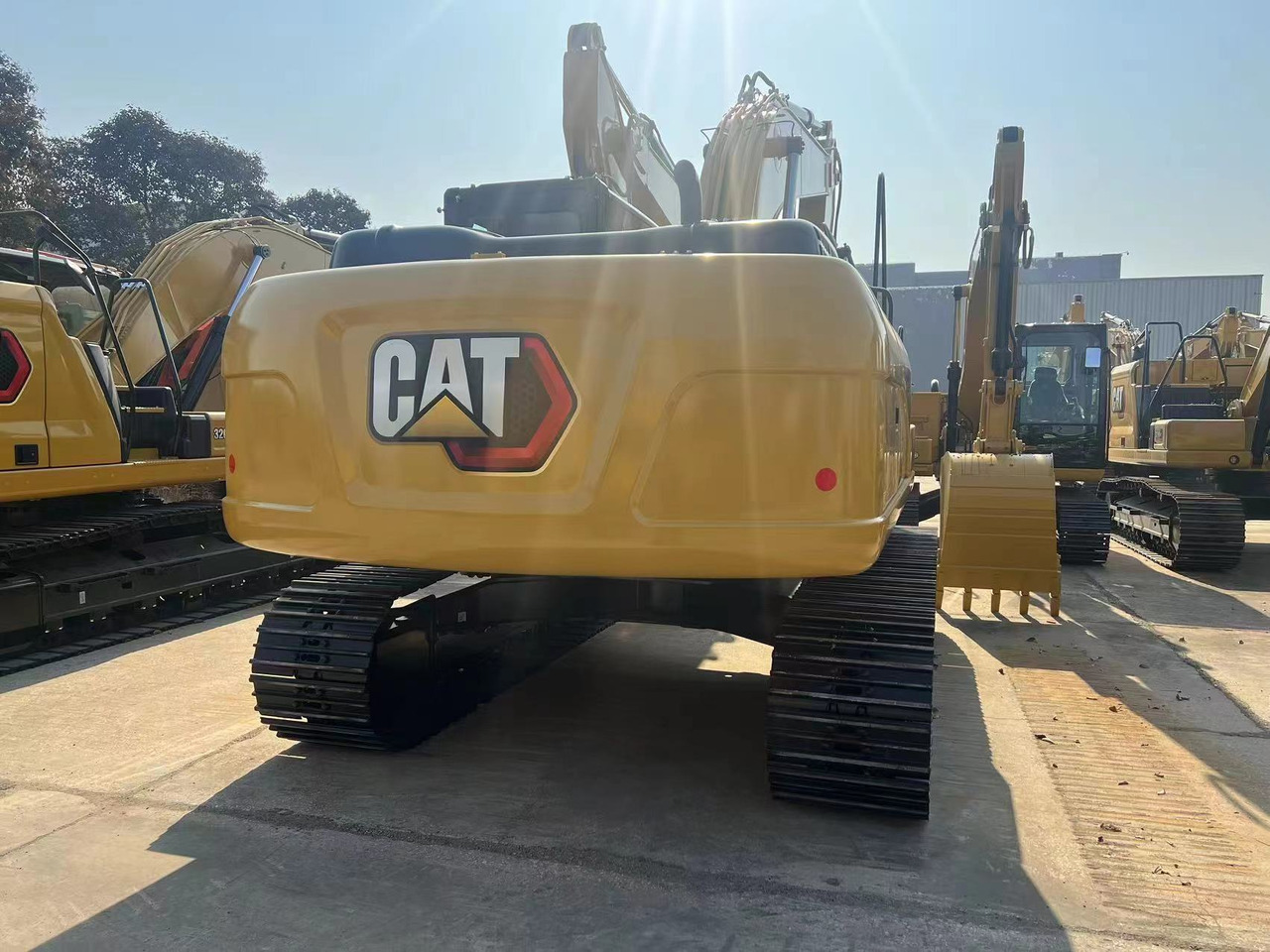 CAT 323GX - Гусеничный экскаватор: фото 2 CAT 323GX - Гусеничный экскаватор: фото 2