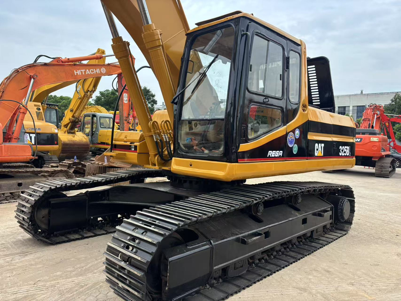 CATERPILLAR 325B - Гусеничный экскаватор: фото 4 CATERPILLAR 325B - Гусеничный экскаватор: фото 4