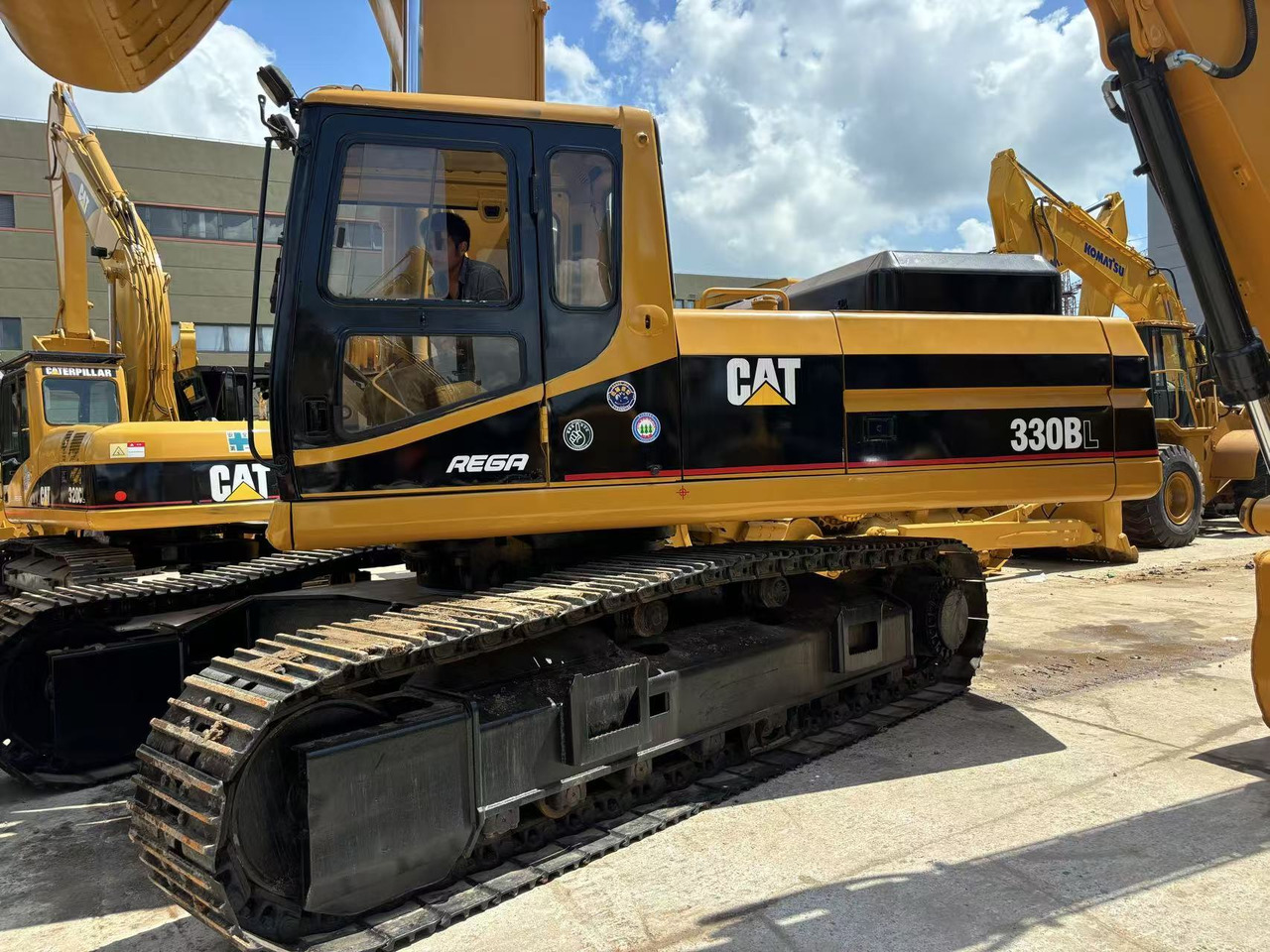 Caterpillar 330BL - Гусеничный экскаватор: фото 3 Caterpillar 330BL - Гусеничный экскаватор: фото 3