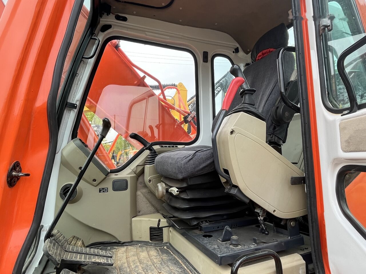 Гусеничный экскаватор Doosan DH150LC-7: фото 10