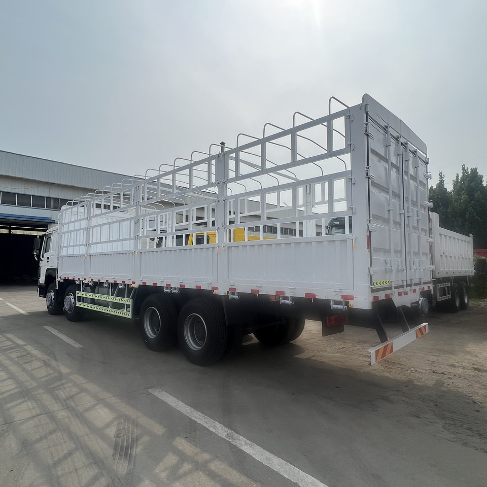 SINOTRUK HOWO 8*4 Fence Truck - Грузовик: фото 1 SINOTRUK HOWO 8*4 Fence Truck - Грузовик: фото 1
