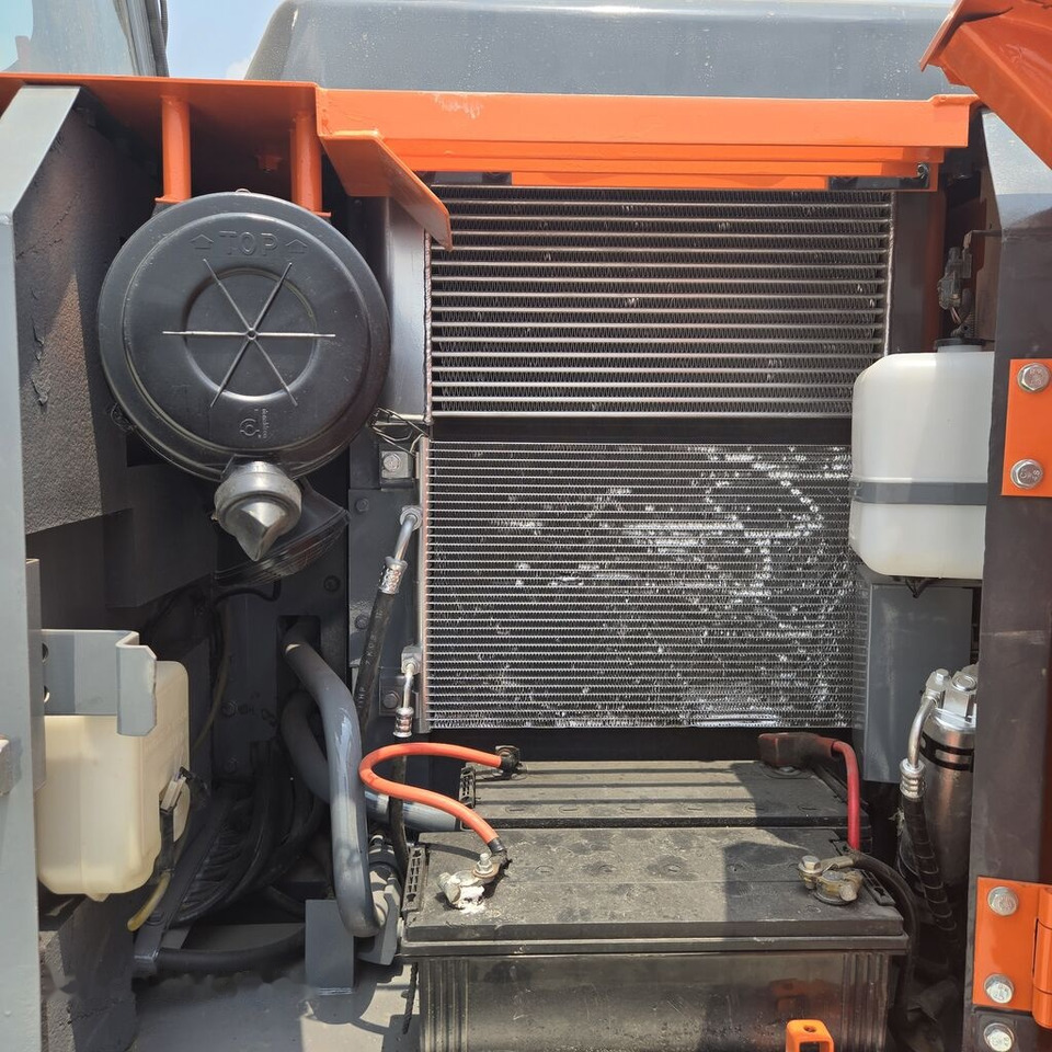 Hitachi ZX120 - Гусеничный экскаватор: фото 4 Hitachi ZX120 - Гусеничный экскаватор: фото 4