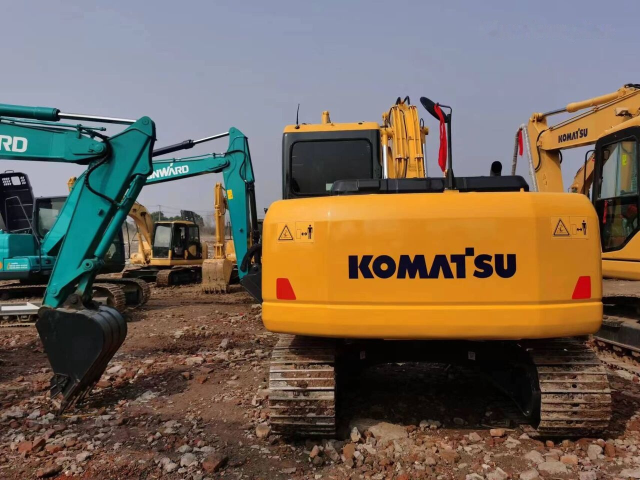 Komatsu PC130 - Гусеничный экскаватор: фото 1 Komatsu PC130 - Гусеничный экскаватор: фото 1