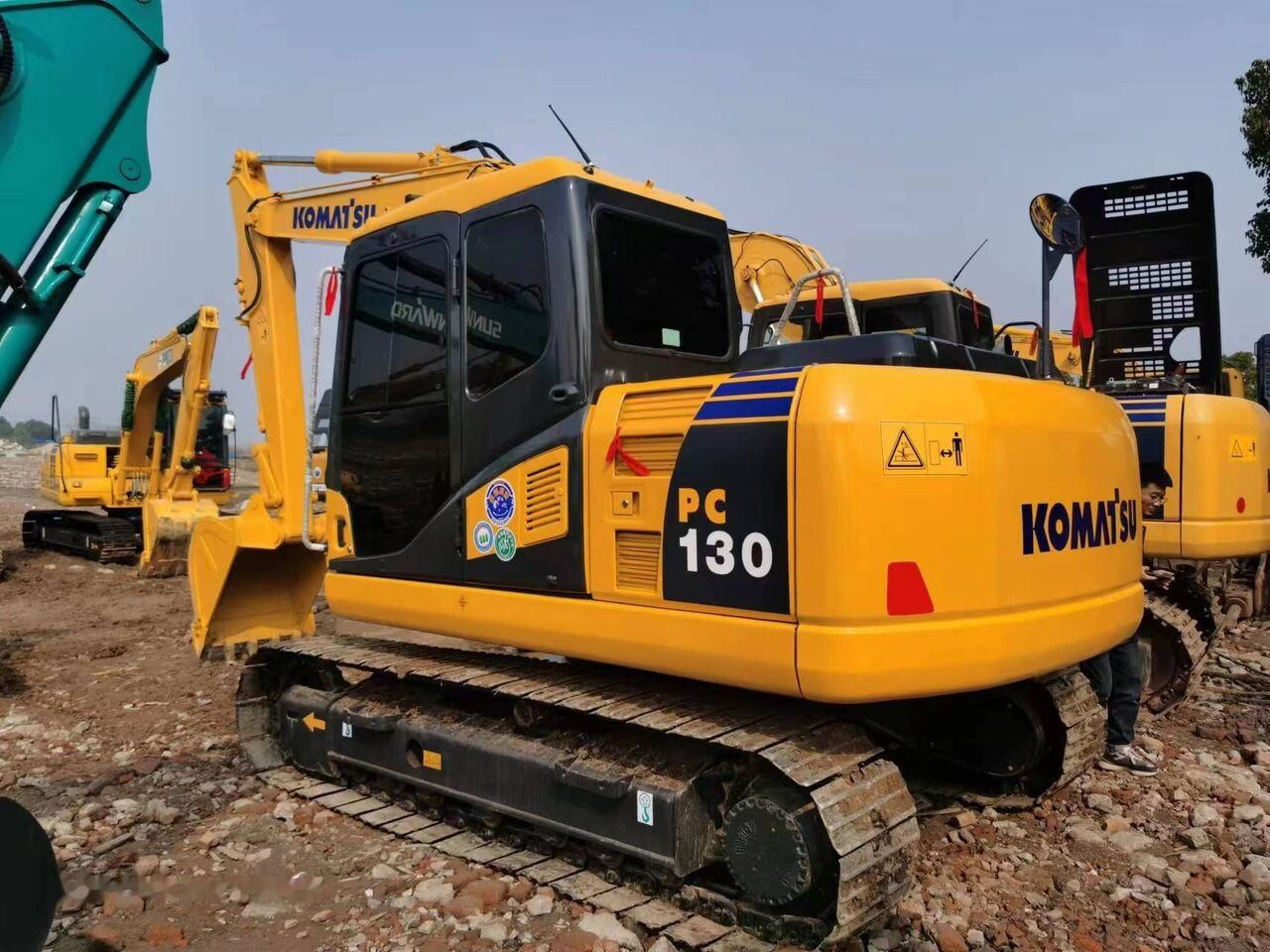 Komatsu PC130 - Гусеничный экскаватор: фото 5 Komatsu PC130 - Гусеничный экскаватор: фото 5