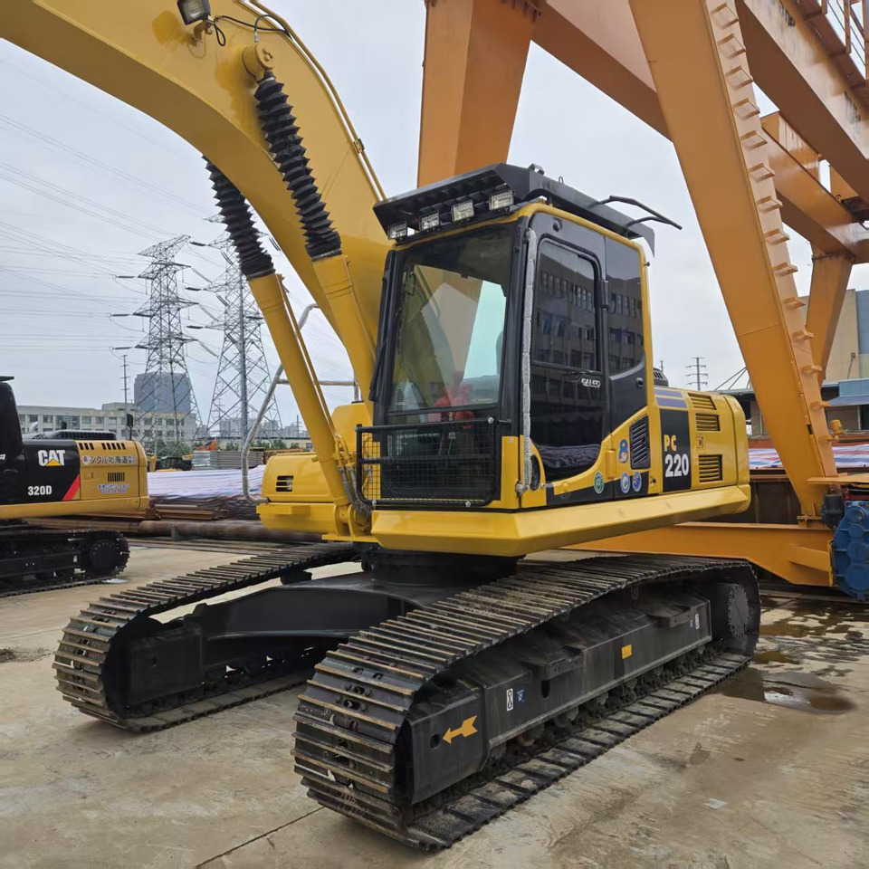 Komatsu PC220-8 - Гусеничный экскаватор: фото 4 Komatsu PC220-8 - Гусеничный экскаватор: фото 4