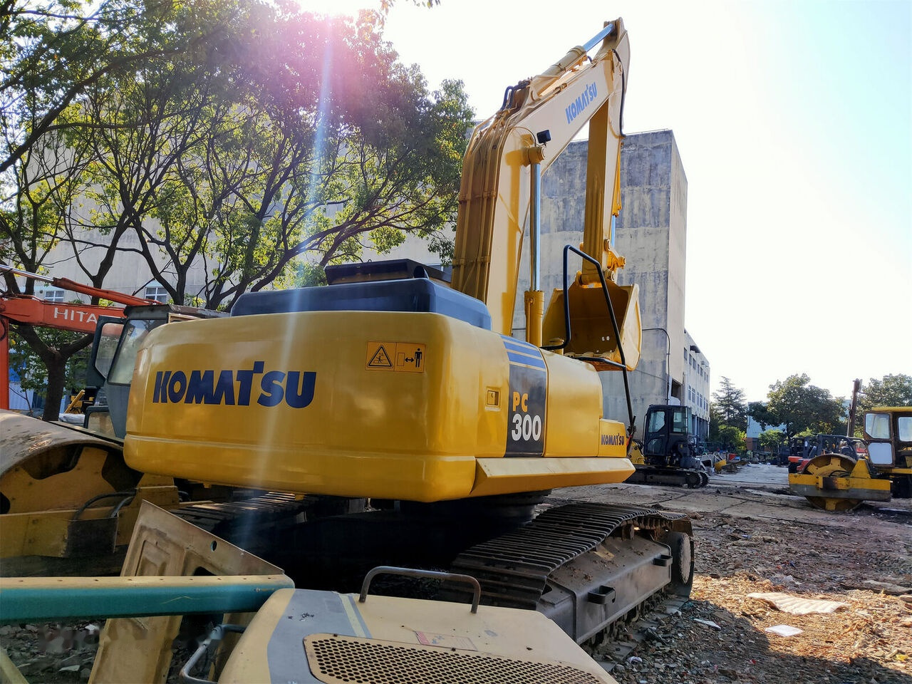 Komatsu PC300-7 - Гусеничный экскаватор: фото 5 Komatsu PC300-7 - Гусеничный экскаватор: фото 5