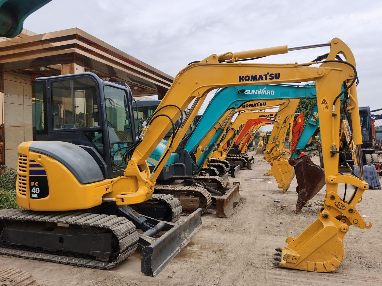 Komatsu PC40 - Мини-экскаватор: фото 2 Komatsu PC40 - Мини-экскаватор: фото 2