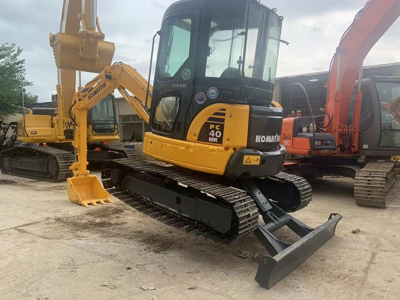 Komatsu PC40MR - Мини-экскаватор: фото 2 Komatsu PC40MR - Мини-экскаватор: фото 2