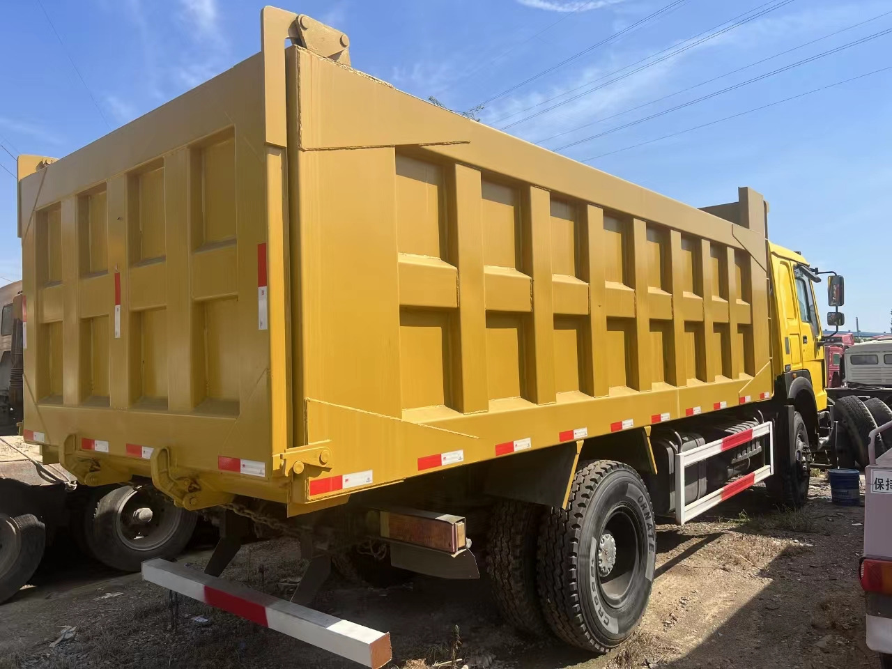 SINOTRUK HOWO 4x2 - Самосвал: фото 3 SINOTRUK HOWO 4x2 - Самосвал: фото 3