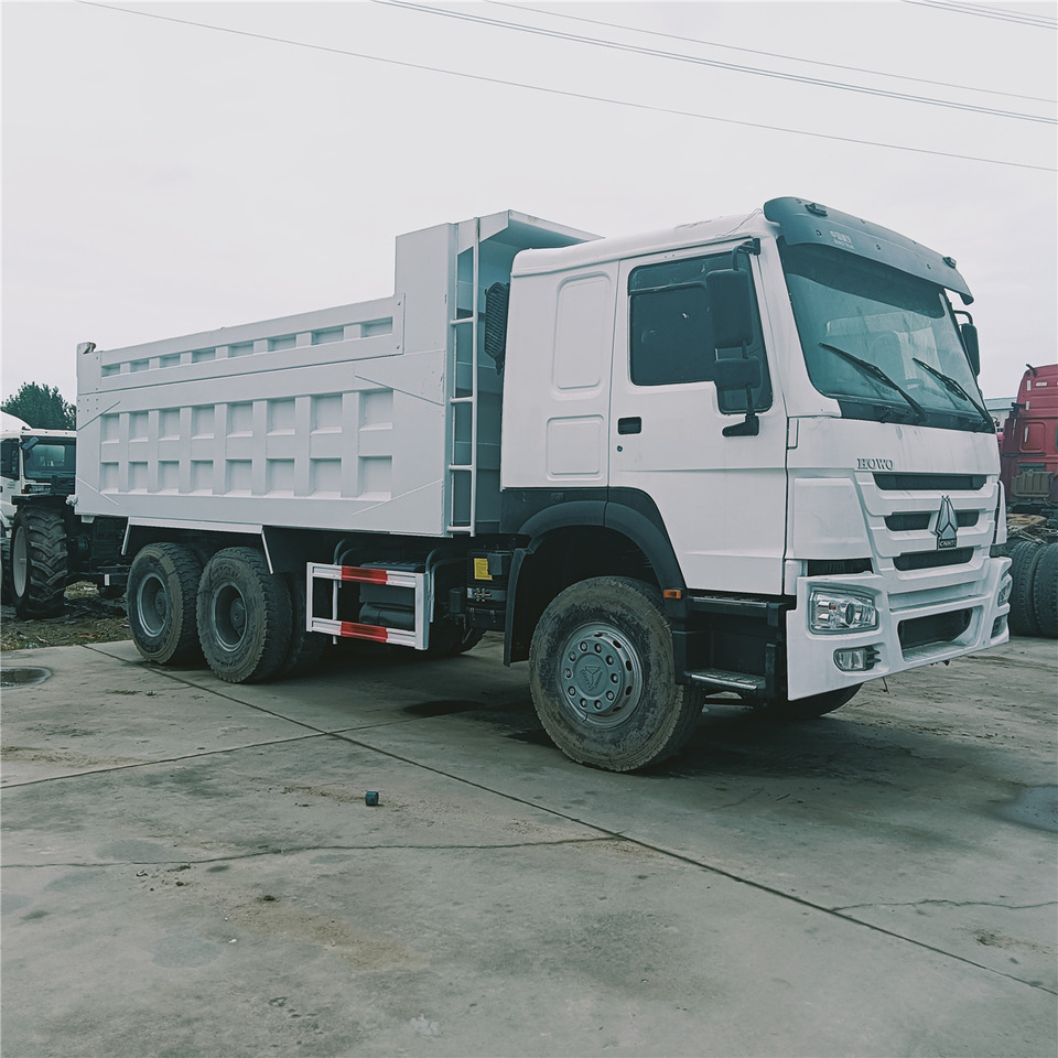 SINOTRUK HOWO 6x4 - Самосвал: фото 3 SINOTRUK HOWO 6x4 - Самосвал: фото 3