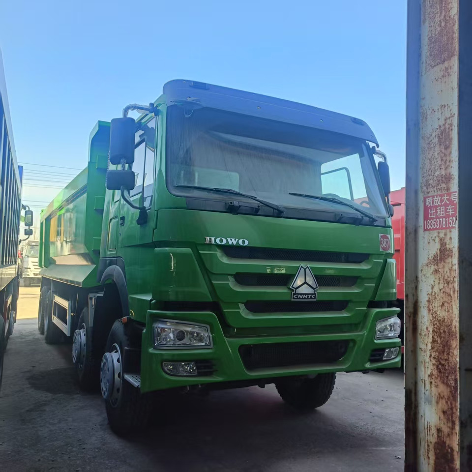 SINOTRUK HOWO - Грузовик с закрытым кузовом: фото 2 SINOTRUK HOWO - Грузовик с закрытым кузовом: фото 2