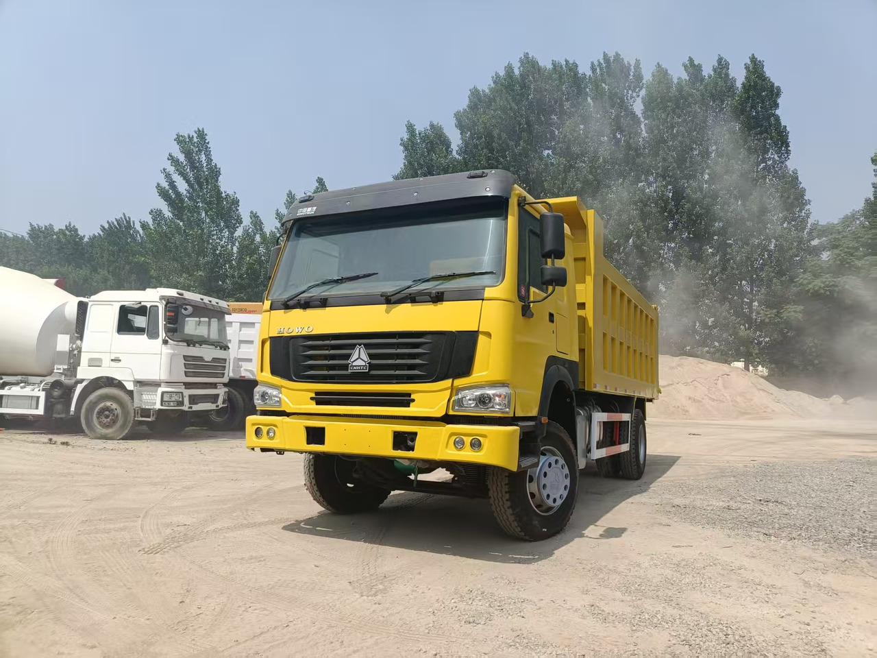 SINOTRUK Howo 4*2 - Самосвал: фото 2 SINOTRUK Howo 4*2 - Самосвал: фото 2