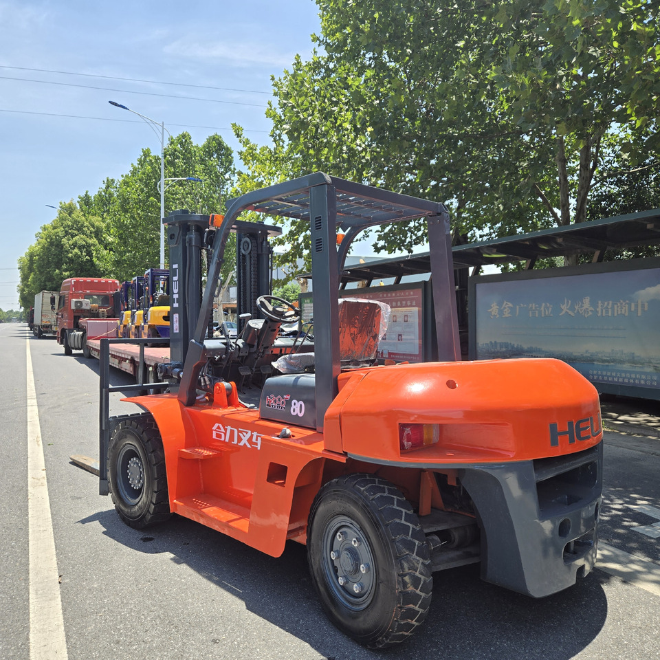 Toyota FD35 - Дизельный погрузчик: фото 2 Toyota FD35 - Дизельный погрузчик: фото 2