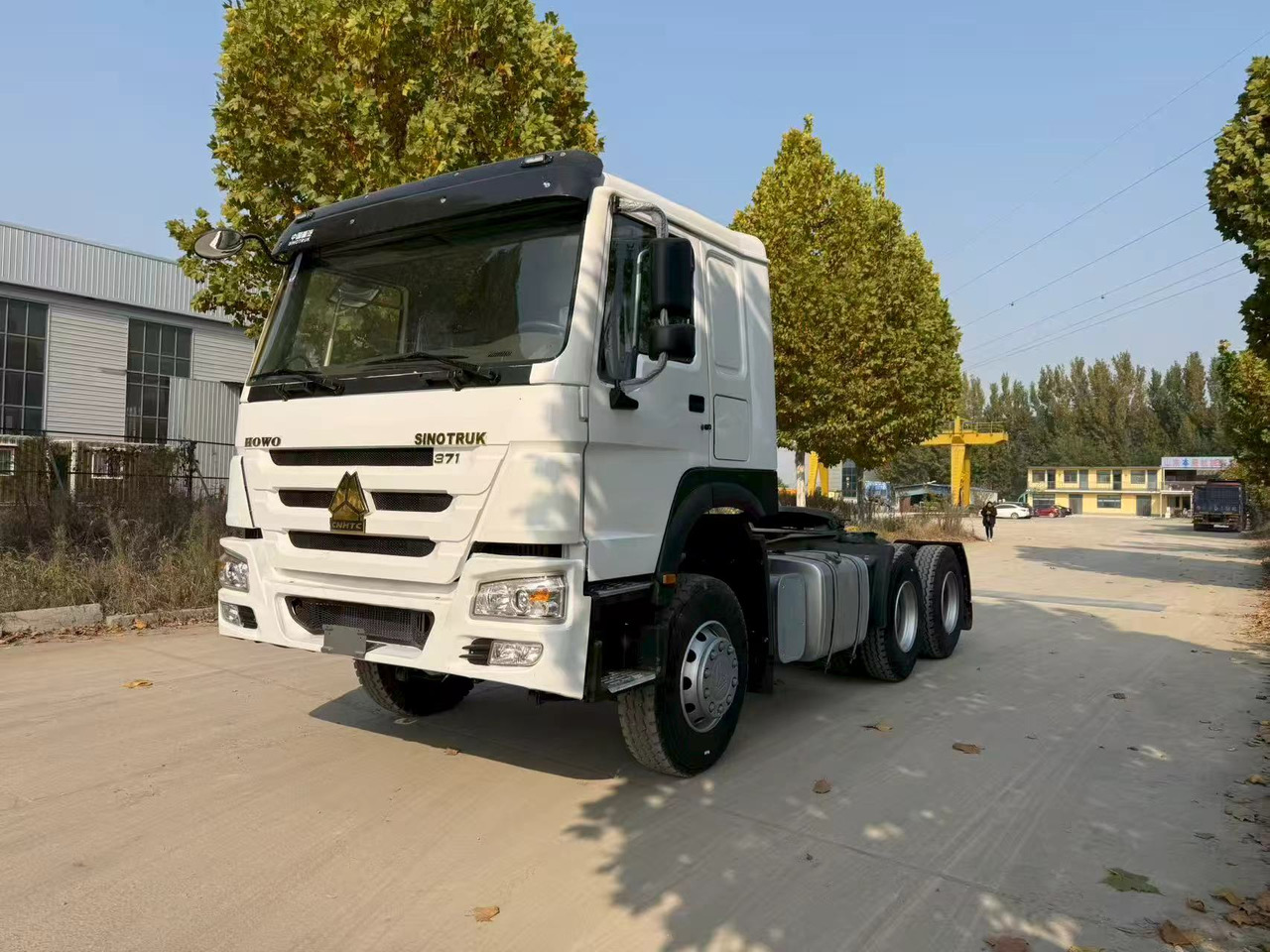 SINOTRUK HOWO tractor - Тягач: фото 3 SINOTRUK HOWO tractor - Тягач: фото 3