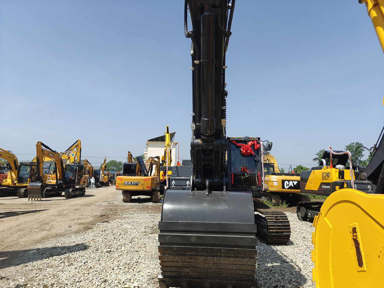Volvo EC300DL - Гусеничный экскаватор: фото 3 Volvo EC300DL - Гусеничный экскаватор: фото 3