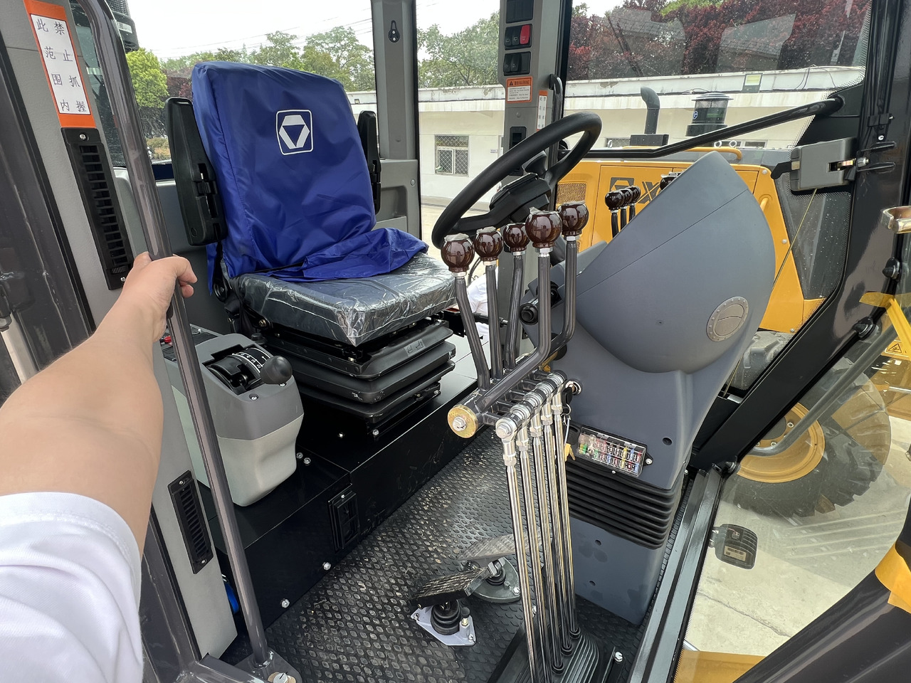 XCMG GR215 - Грейдер: фото 5 XCMG GR215 - Грейдер: фото 5