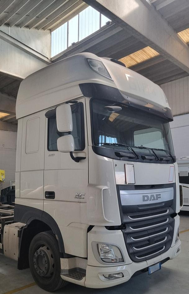 DAF XF 440 Euro 6 - Full Pneumatico - 2015 - Грузовик-контейнеровоз/ Сменный кузов: фото 2 DAF XF 440 Euro 6 - Full Pneumatico - 2015 - Грузовик-контейнеровоз/ Сменный кузов: фото 2